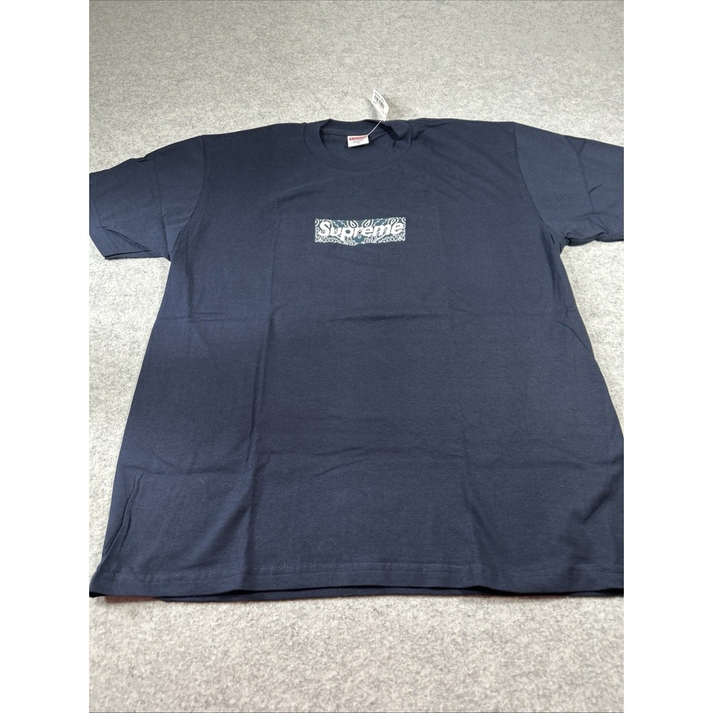 Supreme Authentic Bandana Box Logo Tee Navy Size M BOGO NWT
